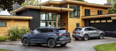 Lincoln Nautilus (2021) - picture 12 of 23