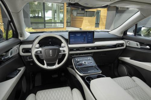 Lincoln Nautilus (2021) - picture 17 of 23