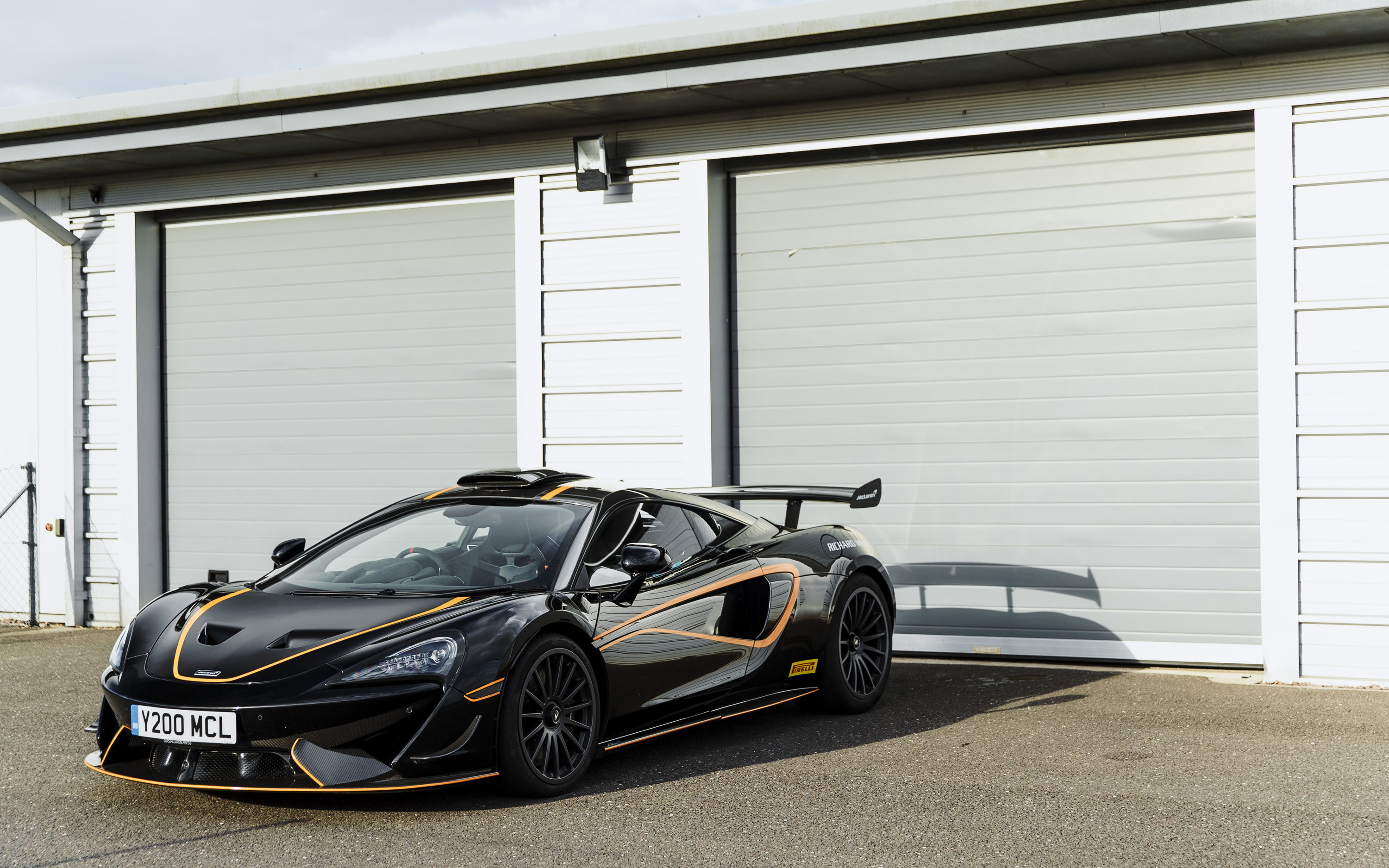 McLaren 620R