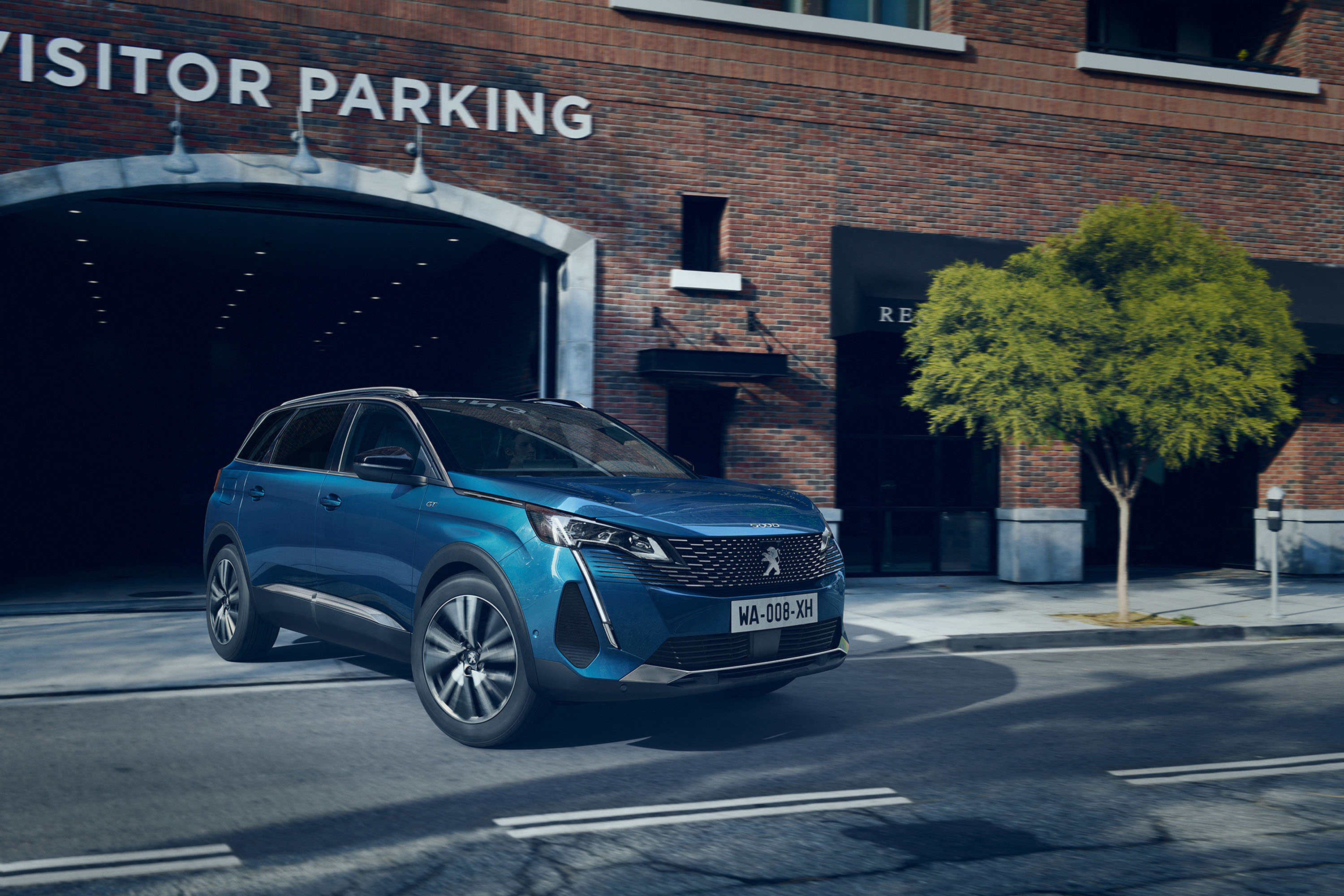 PEUGEOT 5008 SUV