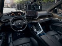 PEUGEOT 5008 SUV (2021)