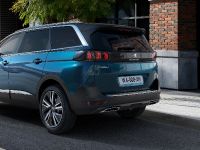 PEUGEOT 5008 SUV (2021)