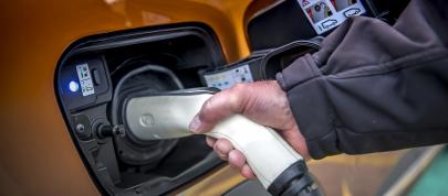 Renault Captur PHEV (2021) - picture 7 of 12