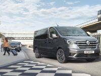 Renault Trafic Passenger (2021) - picture 1 of 12