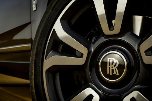 Rolls-Royce Cullinan (2021) - picture 25 of 33