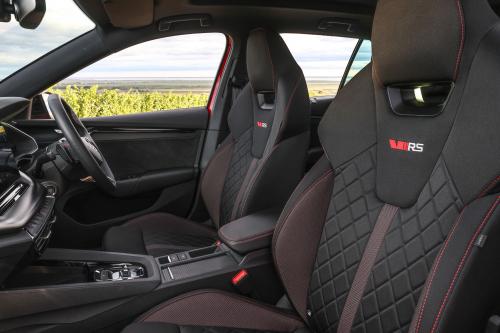 Skoda Octavia vRS Estate (2021) - picture 8 of 9