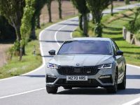 Skoda Octavia vRS Estate (2021) - picture 4 of 9