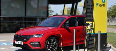 SKODA Octavia vRS iV (2021) - picture 4 of 9