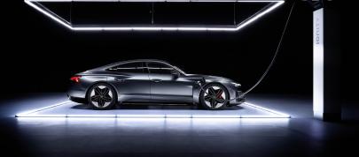 Audi e-tron GT (2022) - picture 7 of 10