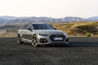 Audi RS 4 Avant Competition Plus Package (2022) - picture 2 of 32