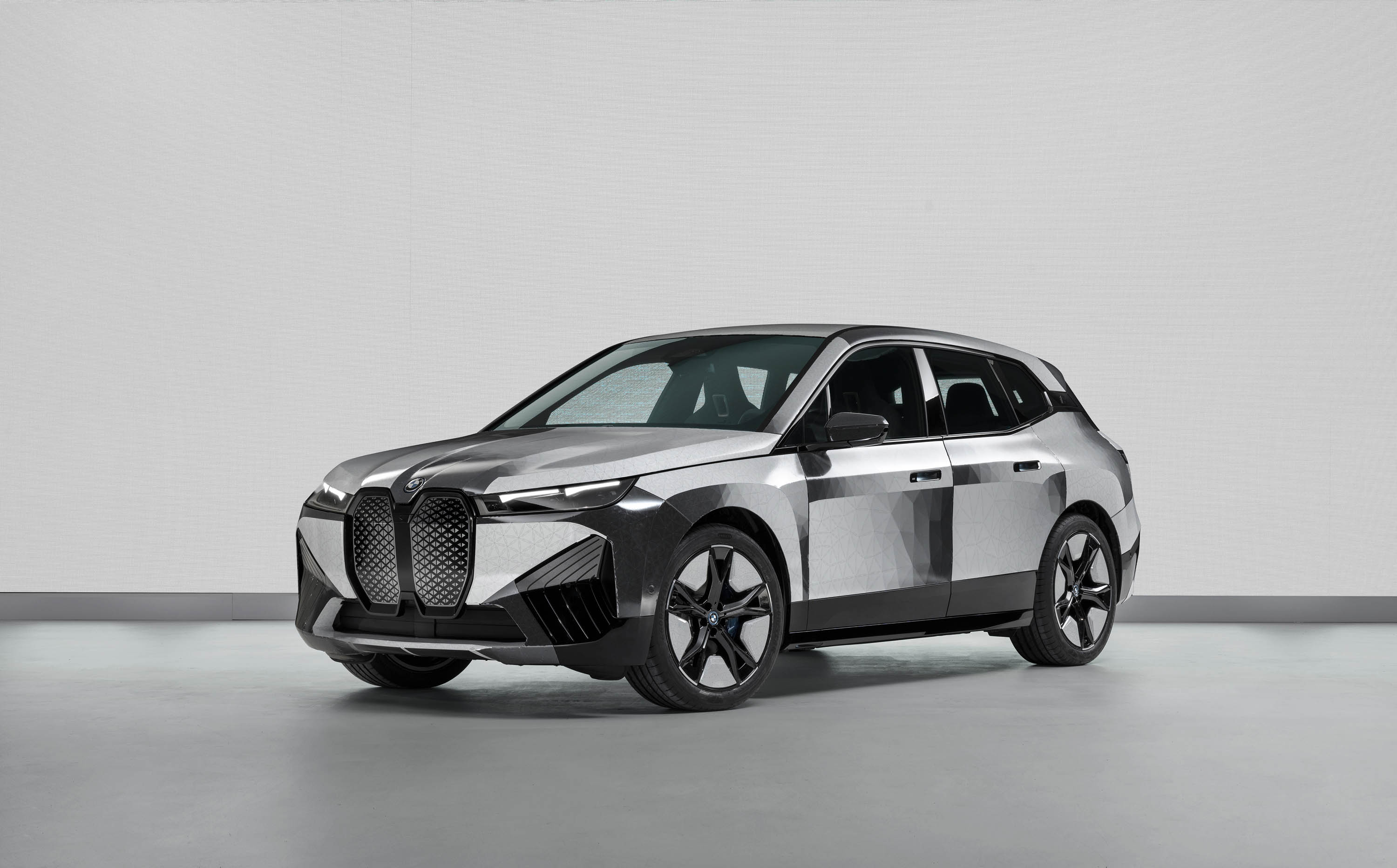 BMW iX Flow E Ink