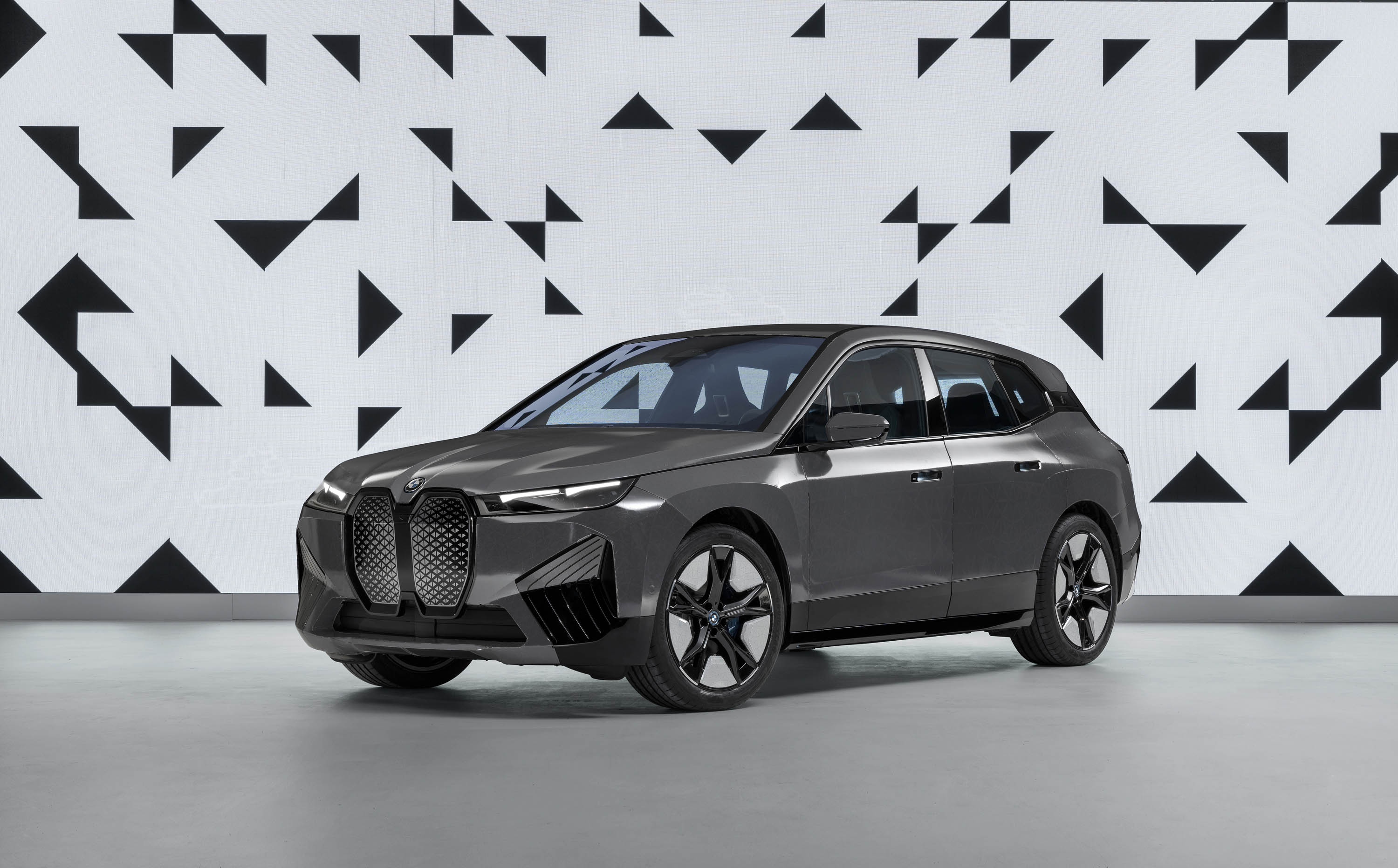 BMW iX Flow E Ink