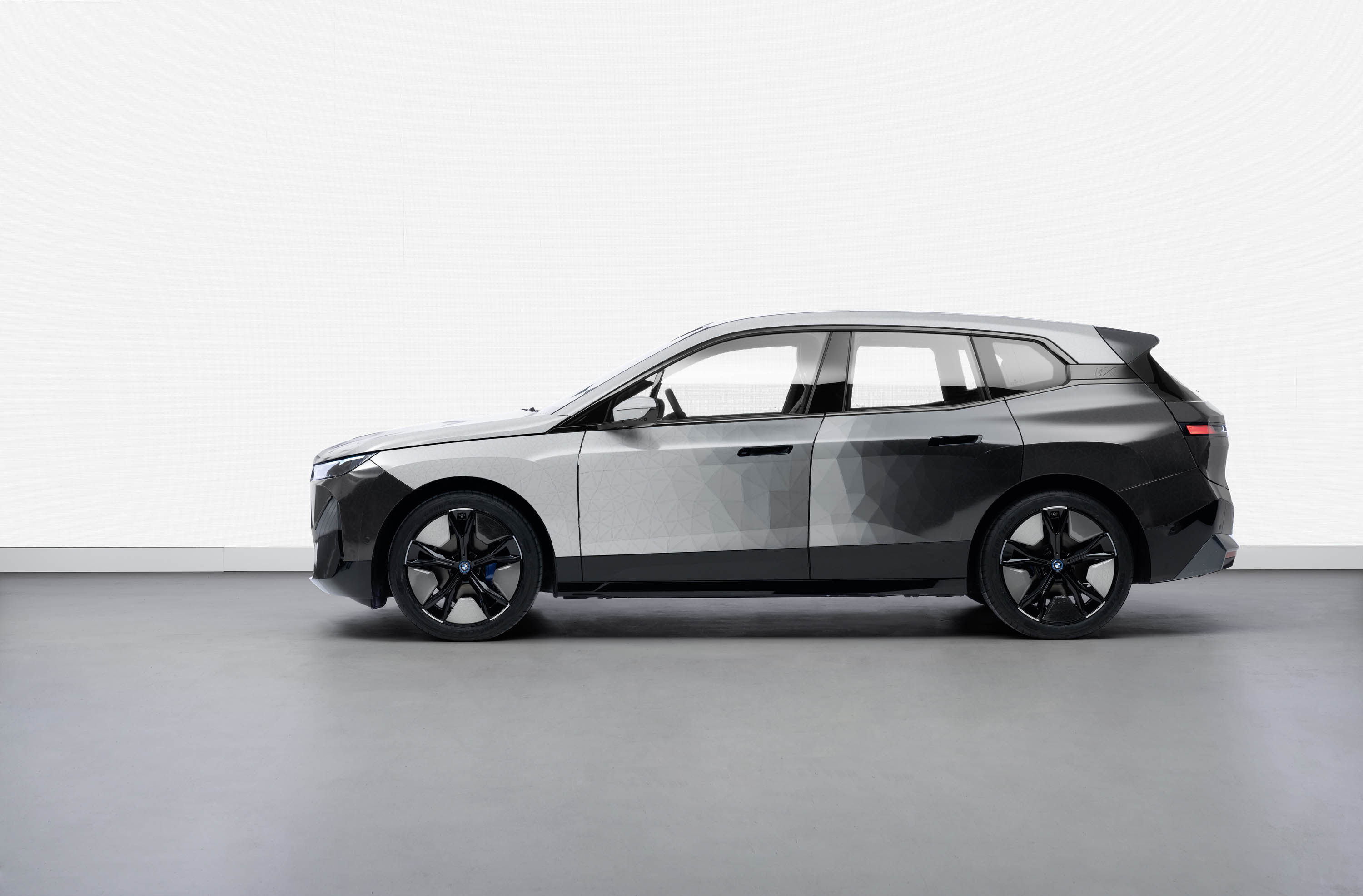 BMW iX Flow E Ink