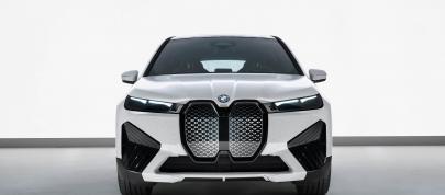 BMW iX Flow E Ink (2022) - picture 20 of 47