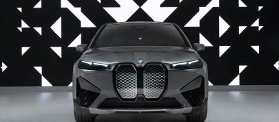 BMW iX Flow E Ink (2022) - picture 28 of 47