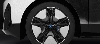 BMW iX Flow E Ink (2022) - picture 44 of 47