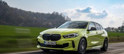BMW M135i xDrive (2022) - picture 7 of 88