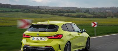 BMW M135i xDrive (2022) - picture 20 of 88
