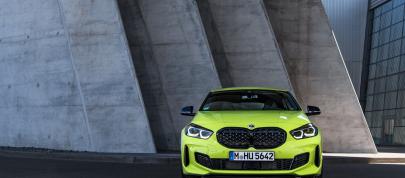 BMW M135i xDrive (2022) - picture 31 of 88