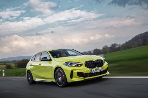 BMW M135i xDrive (2022) - picture 17 of 88