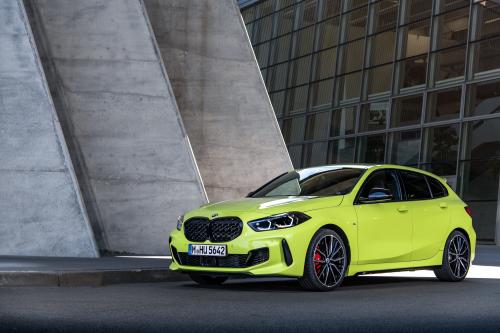 BMW M135i xDrive (2022) - picture 32 of 88