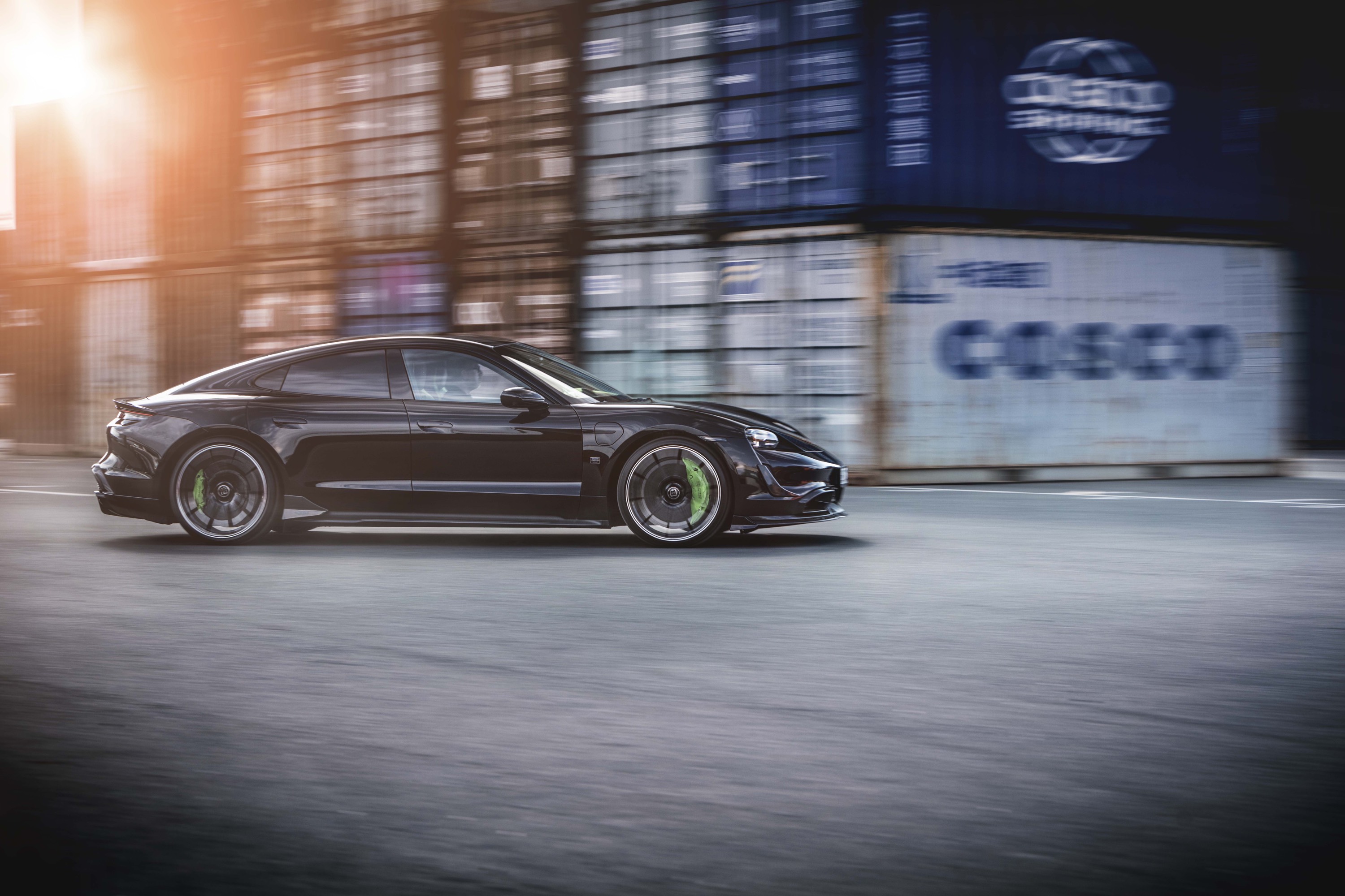 BRABUS Porsche Taycan Turbo S