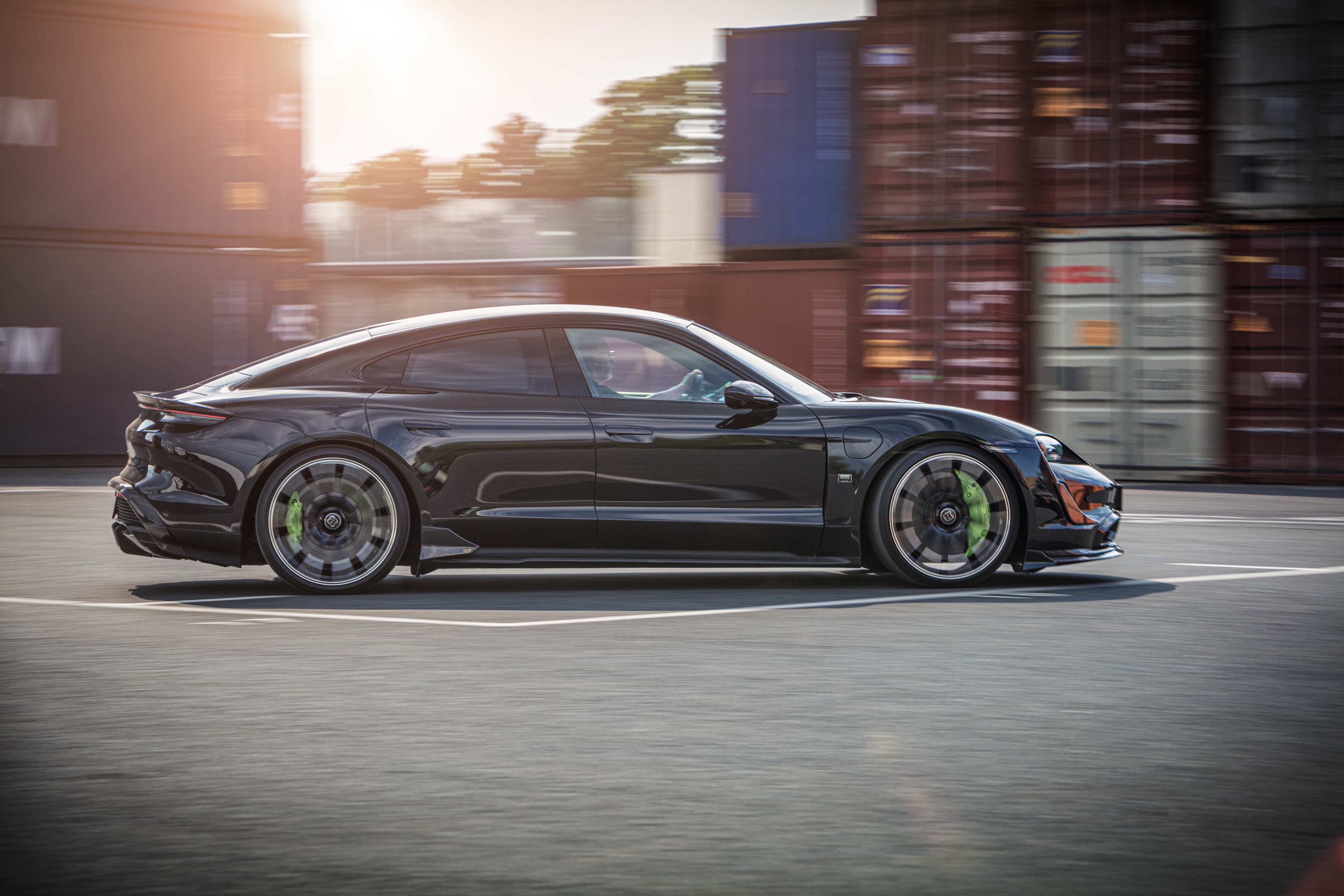 BRABUS Porsche Taycan Turbo S