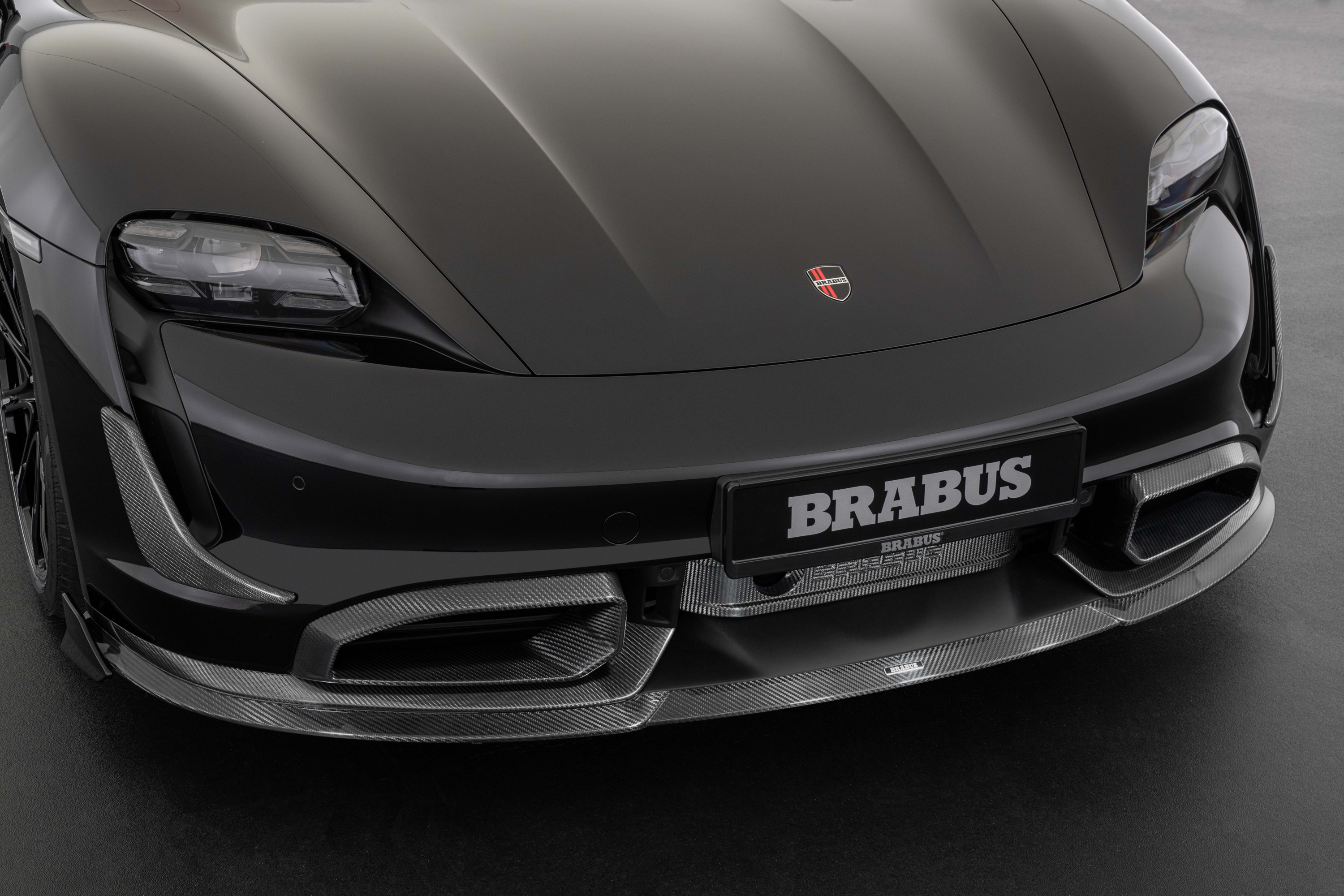 BRABUS Porsche Taycan Turbo S