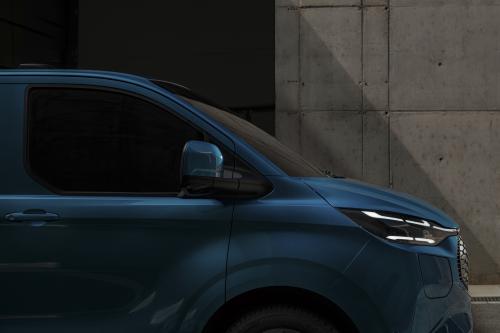 Ford E-Transit Custom (2022) - picture 9 of 13