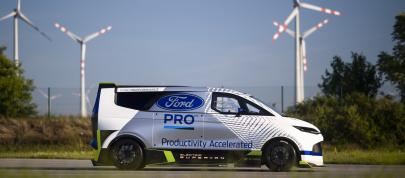 Ford e-Transit SuperVan (2022) - picture 4 of 48