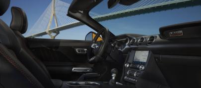 Ford Mustang California Special (2022) - picture 15 of 17