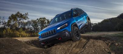 Jeep Cherokee Trailhawk (2022) - picture 7 of 47