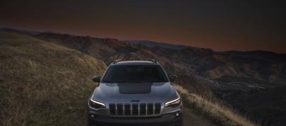 Jeep Cherokee Trailhawk (2022) - picture 20 of 47