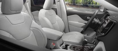 Jeep Cherokee Trailhawk (2022) - picture 39 of 47