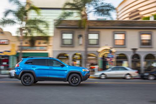 Jeep Cherokee Trailhawk (2022) - picture 9 of 47