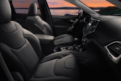 Jeep Cherokee Trailhawk (2022) - picture 40 of 47
