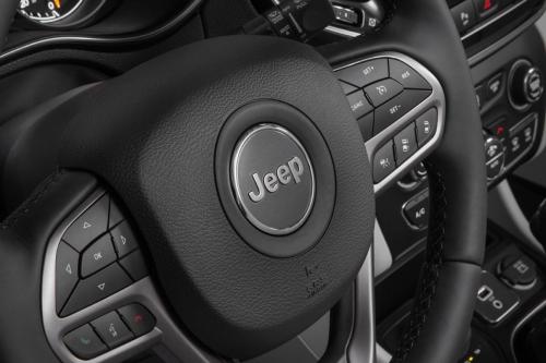 Jeep Cherokee Trailhawk (2022) - picture 41 of 47