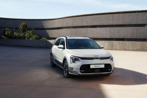 Kia Niro (2022) - picture 1 of 22