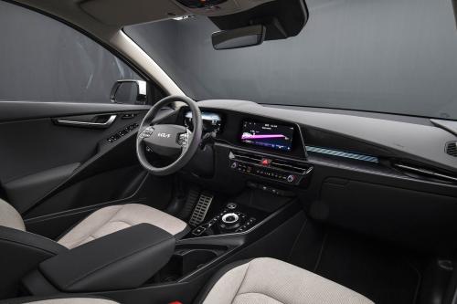 Kia Niro (2022) - picture 8 of 22