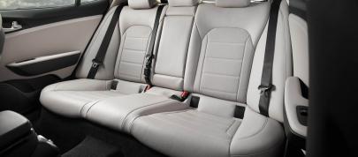 Kia Stinger (2022) - picture 39 of 41