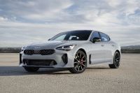 Kia Stinger (2022) - picture 2 of 41