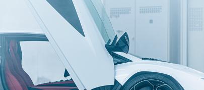 Lamborghini Countach LPI 800-4 (2022) - picture 23 of 31