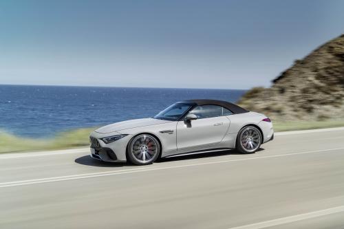 Mercedes-Benz AMG SL (2022) - picture 17 of 62