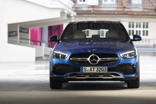 Mercedes-Benz C-Class All-Terrain (2022) - picture 1 of 40