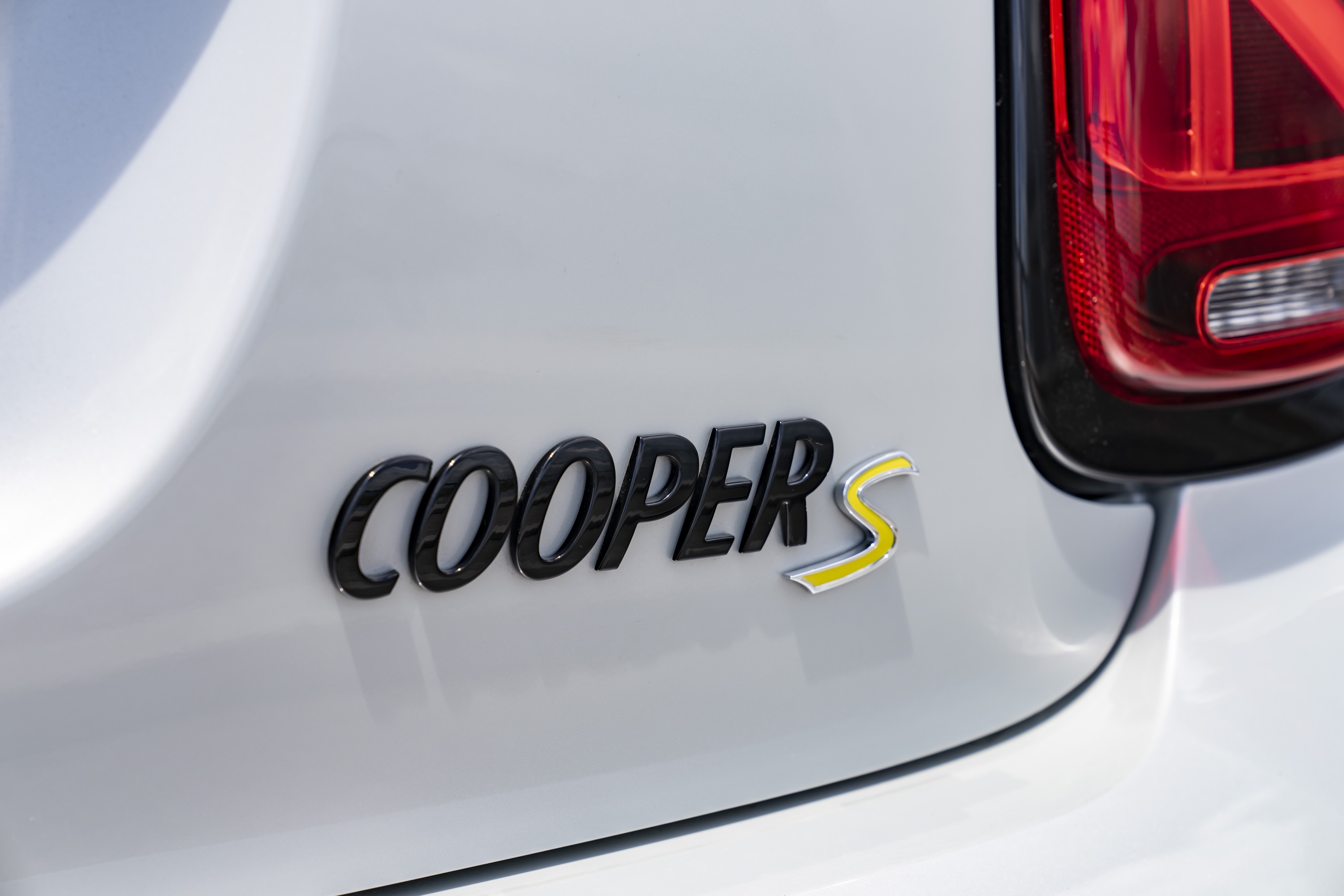 Mini Cooper SE Convertible Concept