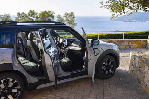 Mini Countryman Cooper S ALL4 Untamed Edition (2022) - picture 48 of 83