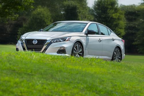 Nissan Altima (2022) - picture 1 of 6