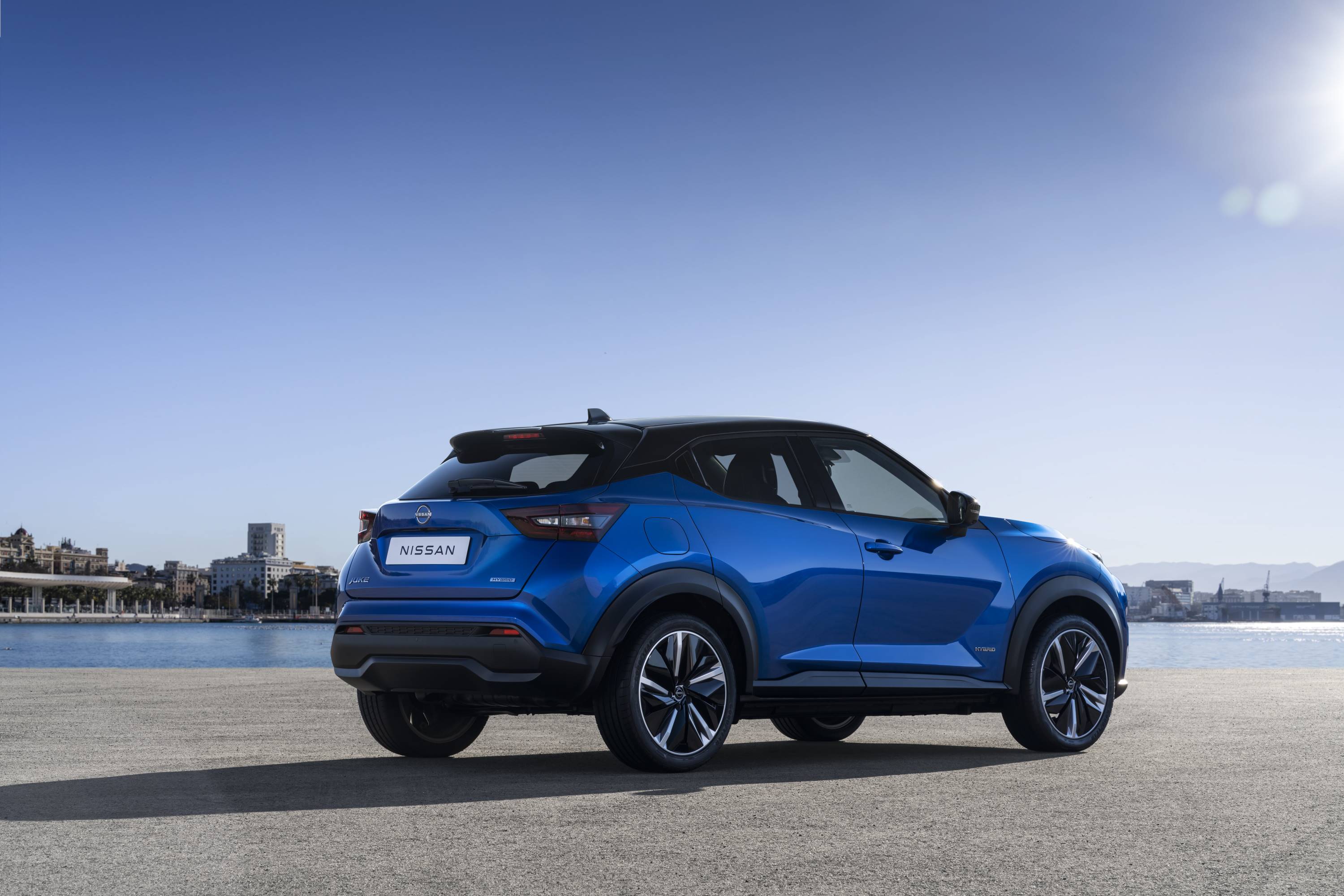 Nissan Juke Hybrid Blue