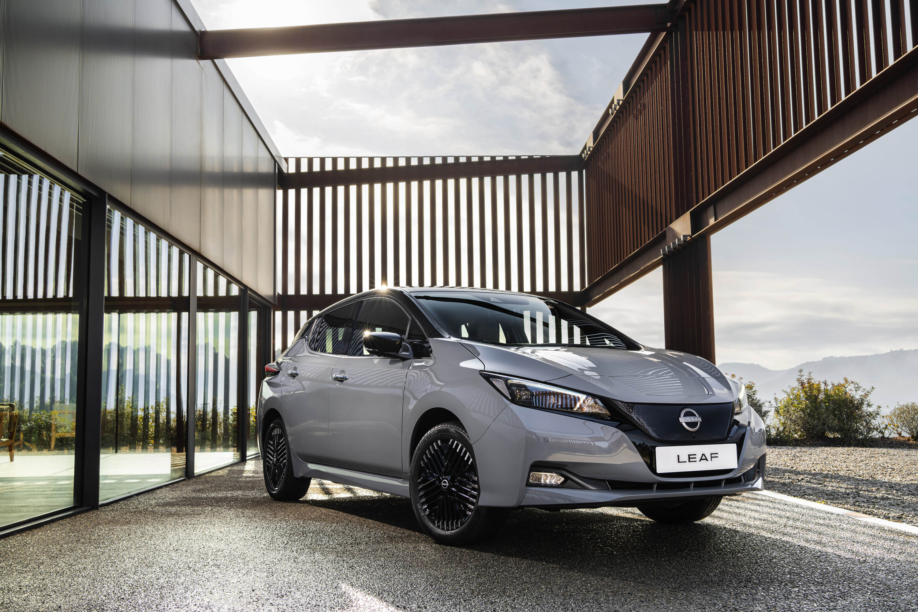 nissan-leaf-2022-picture-3-of-43
