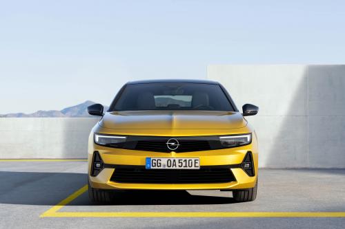 Opel Astra (2022) - picture 1 of 15